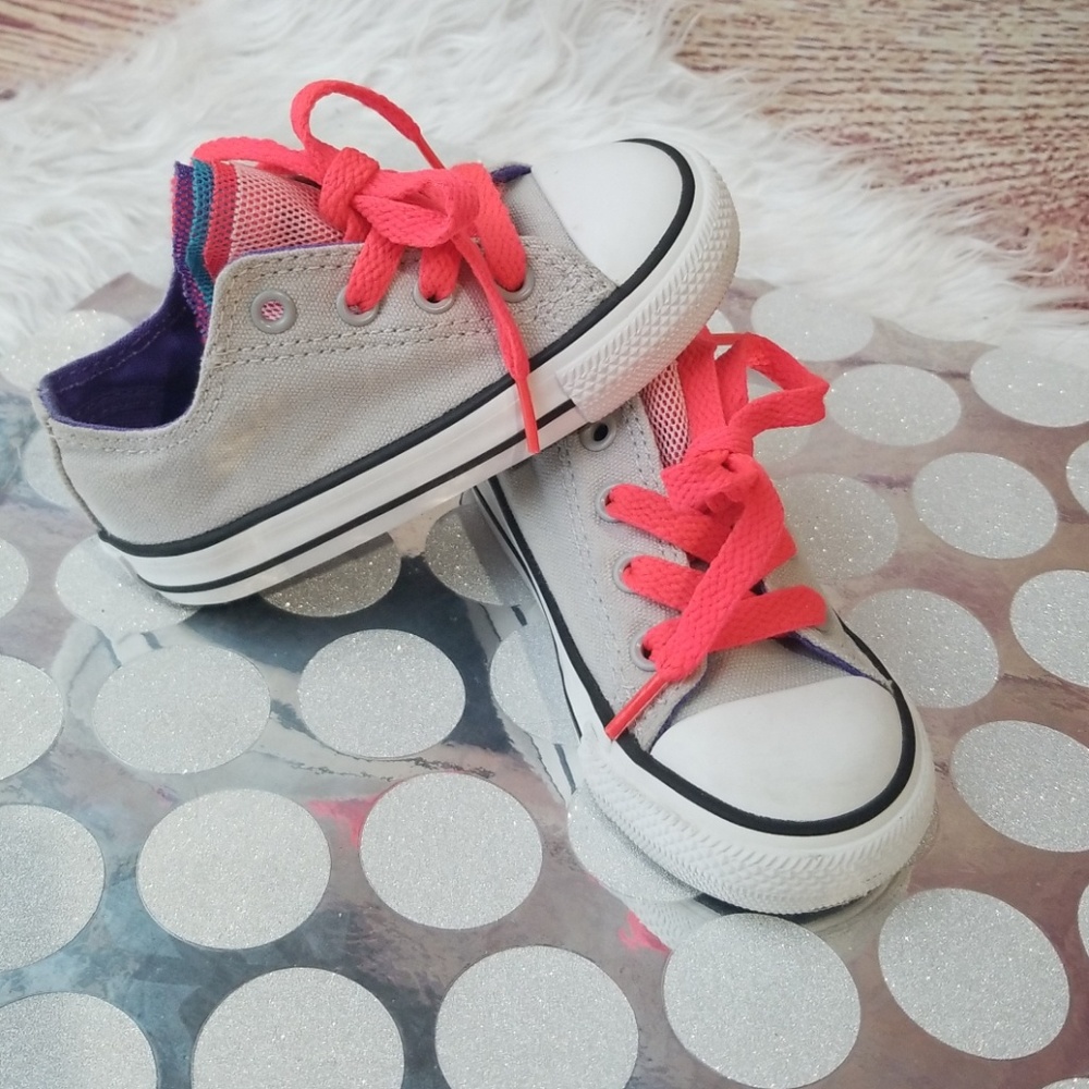 Kids Converse with ruffle tongue